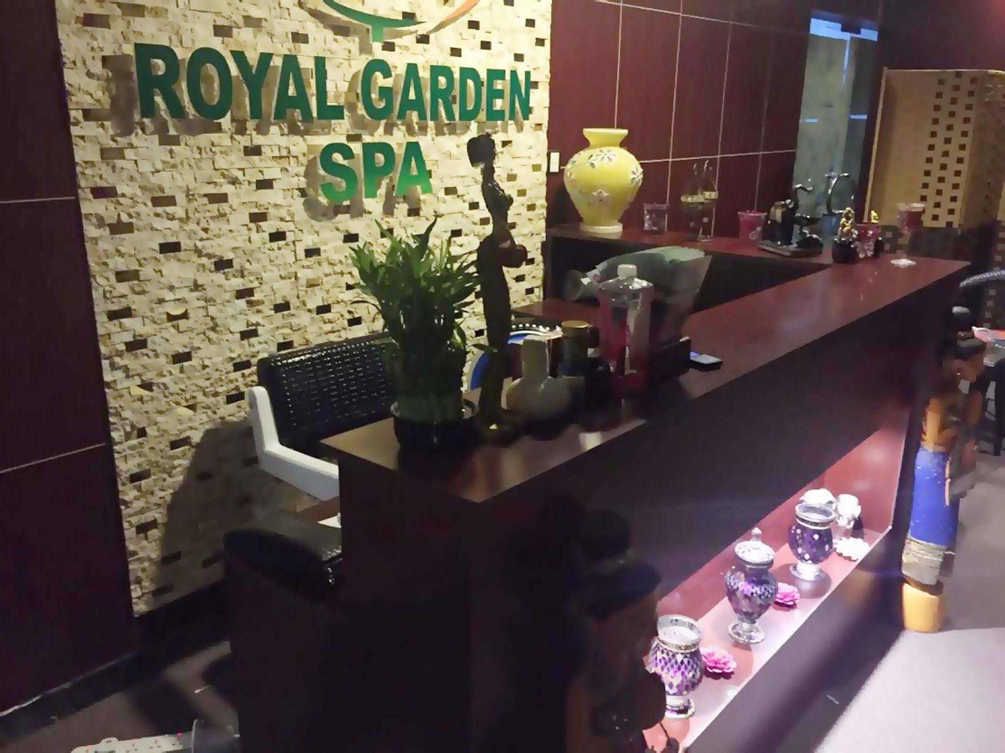 Royal Garden Hotel Dubai Exterior foto