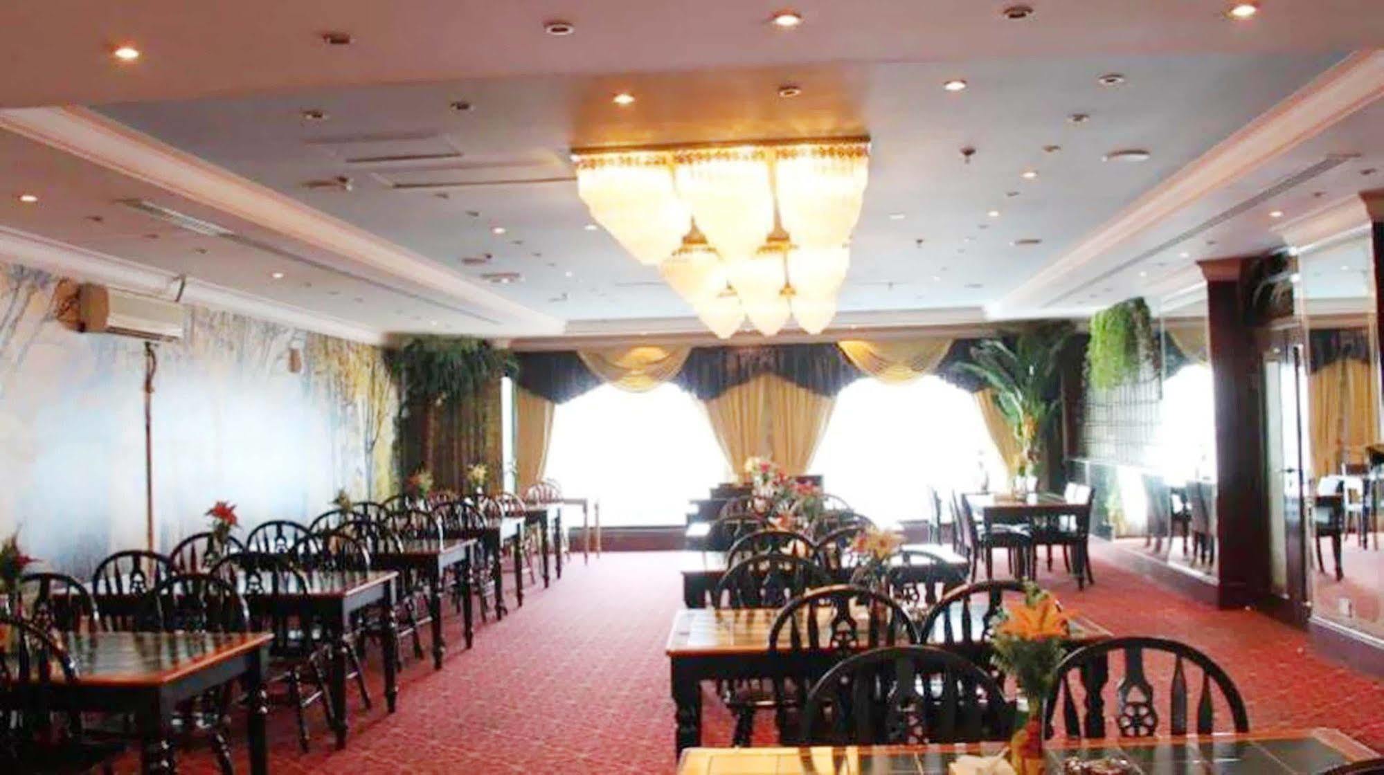 Royal Garden Hotel Dubai Exterior foto