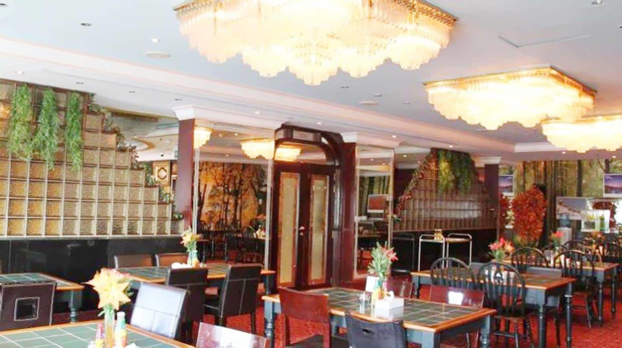 Royal Garden Hotel Dubai Exterior foto